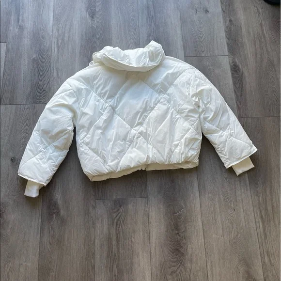 BY DYLN MILEY WHIT PUFFER BOMBER JACKET COAT CROPPED OVERSIZED TEDDY SIZE XS - Picture 3 of 7